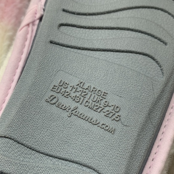 Never worn slippers, pink and yellow. Size 11-12 US - Picture 5 of 6